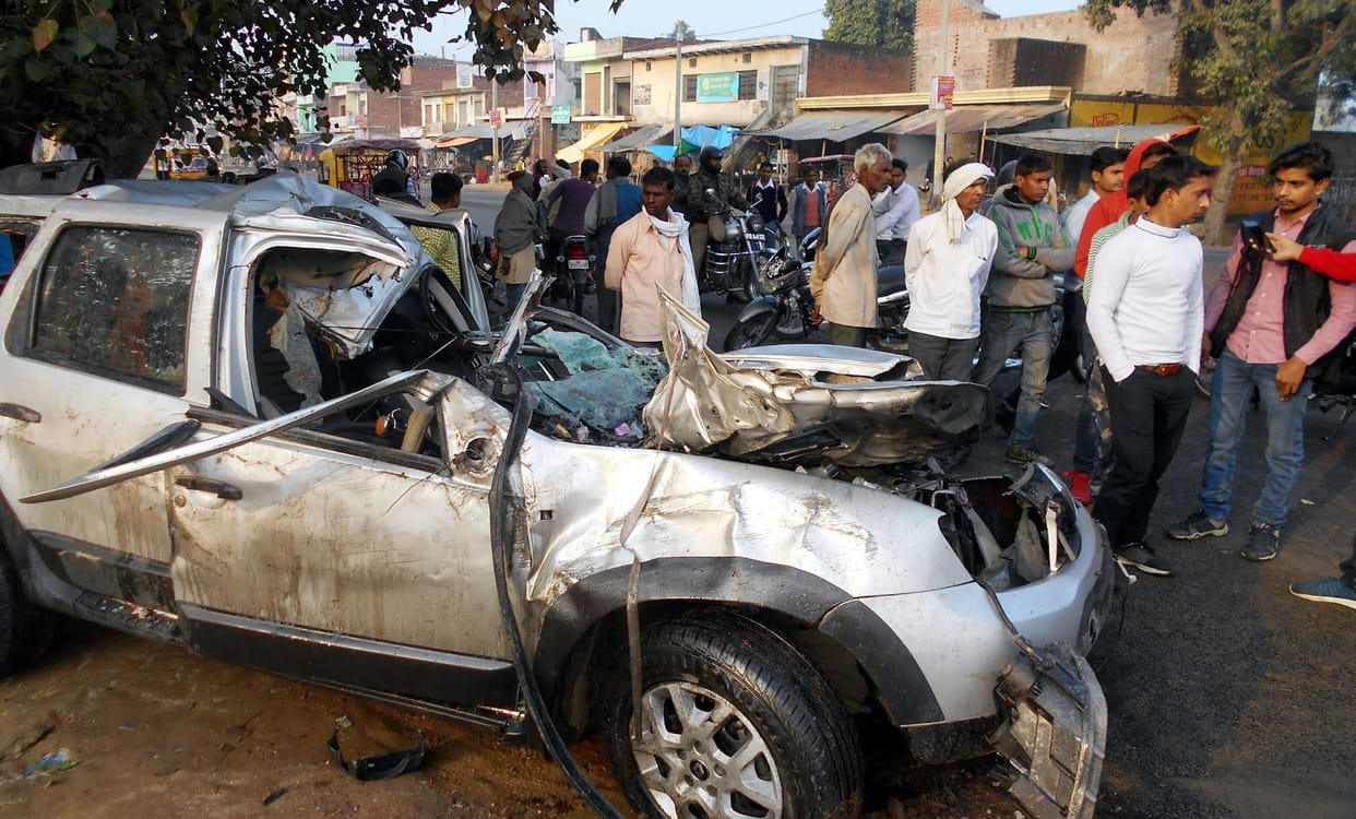 road accident in etah-kasganj