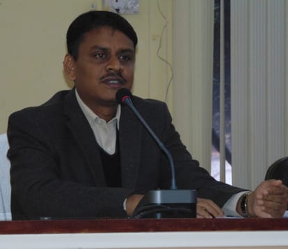 Teacher suspended in Sonbhadra mid-day-meal case, FIR on Shikshamitra