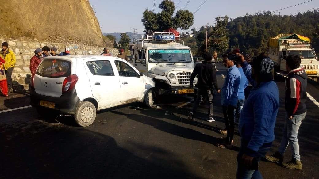 Two vehicles collides