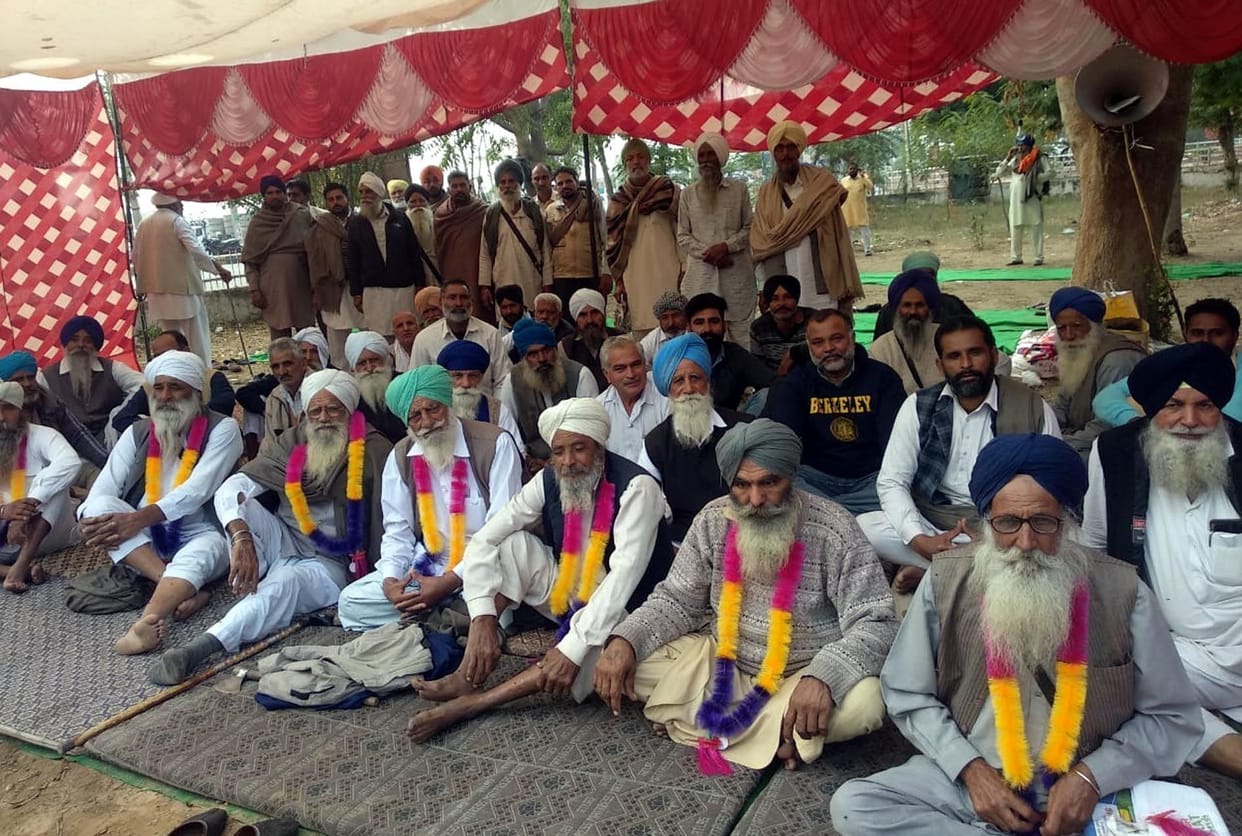 farmers start 24 hours hunger strike, parali burn case, fatehabad