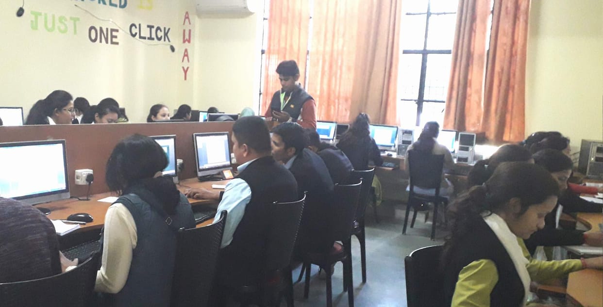 Explained the usefulness of Internet in workshop