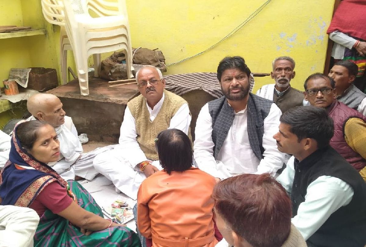 congress leader pradeep jain aditya said BJP should be expel to Pragya Thakur