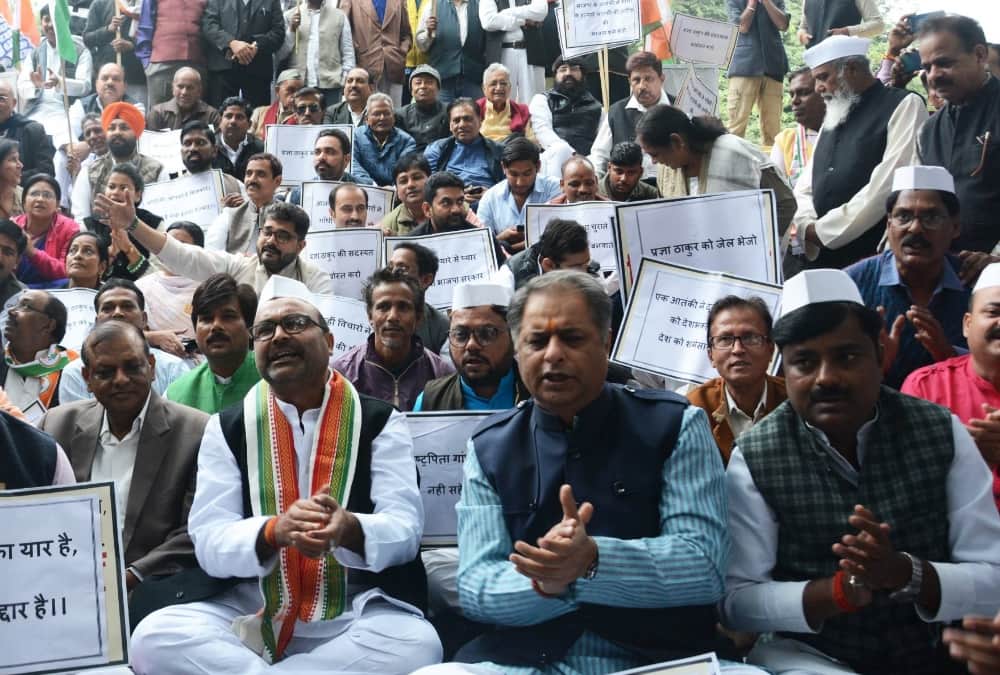 Congress protest against BJP over Pragya Thakur's remark on Godse.