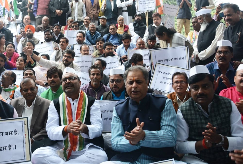 Congress protest against BJP over Pragya Thakur's remark on Godse.