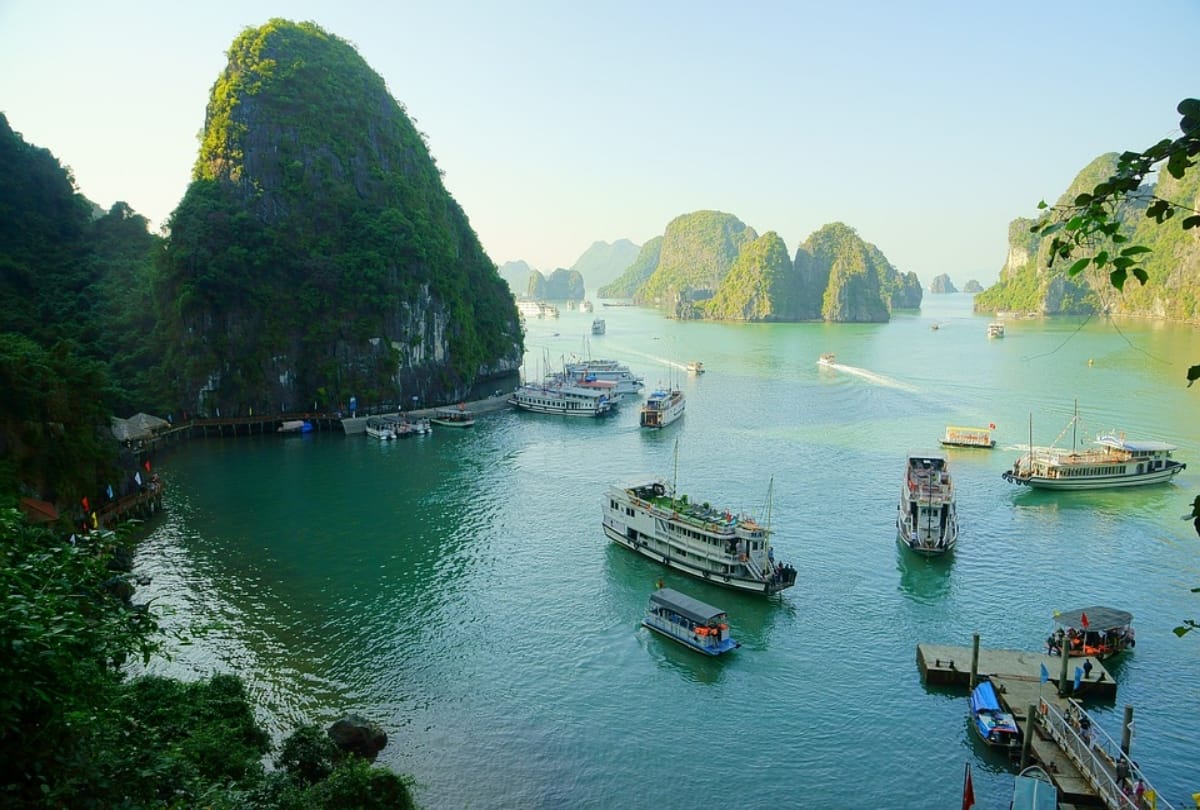 IRCTC tour package 2020 IRCTC offer and special tour tickets cheapest tour package to visit Vietnam