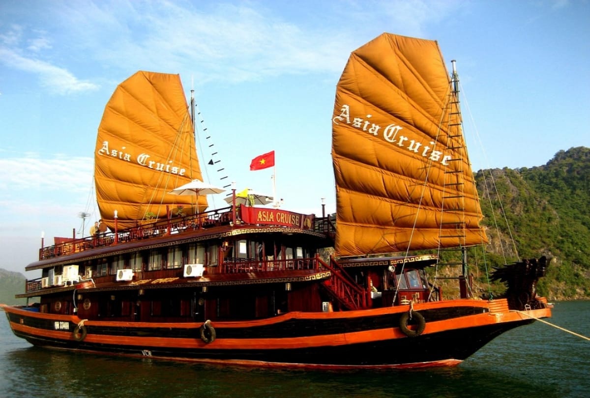IRCTC tour package 2020 IRCTC offer and special tour tickets cheapest tour package to visit Vietnam