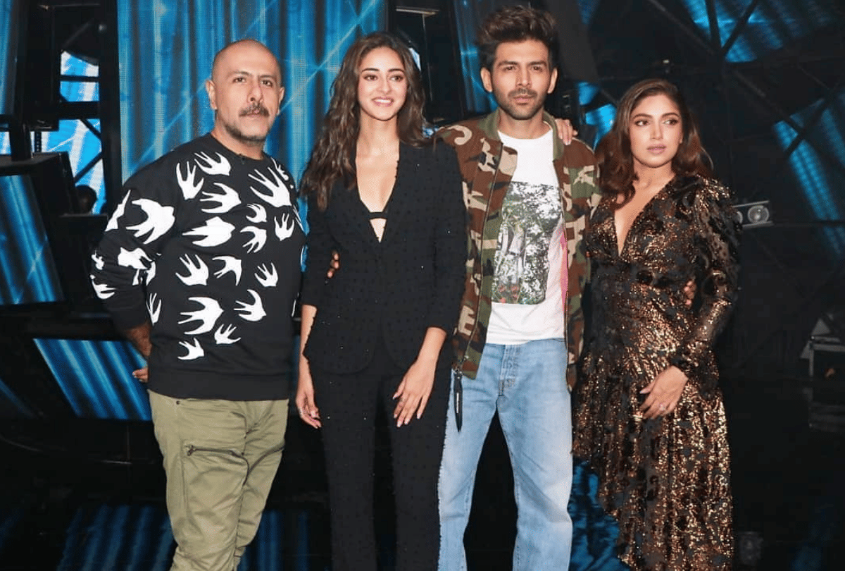 kartik aaryan ride on auto leave his car
