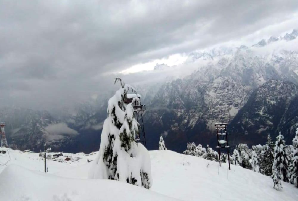 orange alert issued in Jammu and Kashmir and Ladakh today over Heavy rain-snowfall