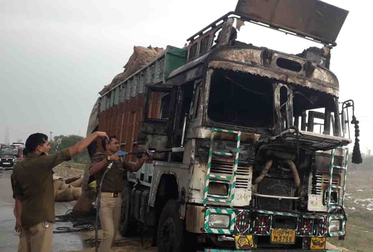 Elderly person sitting on driver's seat burnt alive due to fire in truck