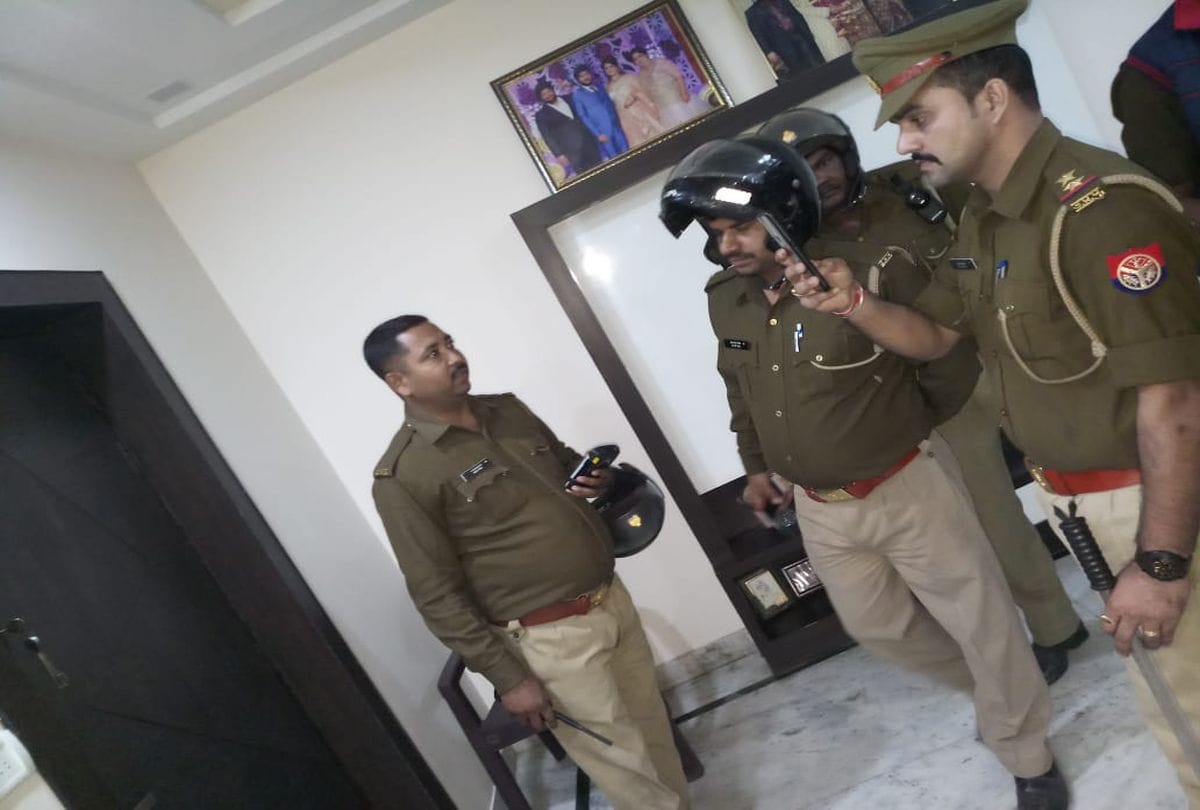 thieves steals Rs 36 lakh from businessman's house in agra