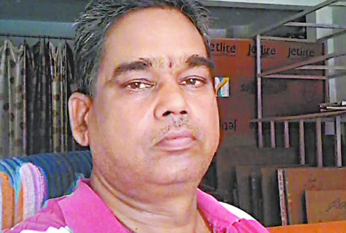 Troubled by economic crisis, family ate poison, husband and wife dead.