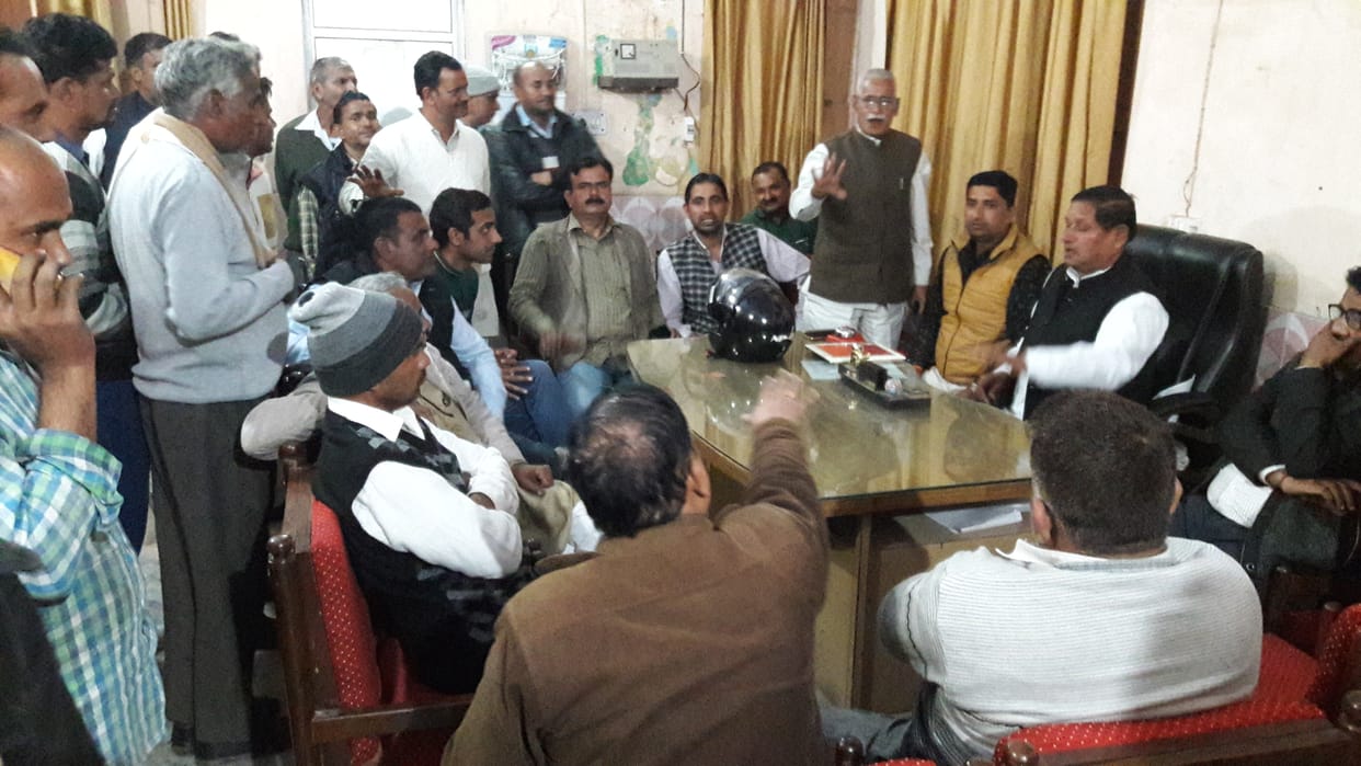 Uproar in sugarcane committee, officer surrounded