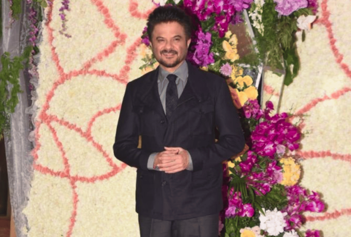 Bollywood stars praise Mumbai Police & Helpers for unparalleled contribution during COVID 19 lockdown