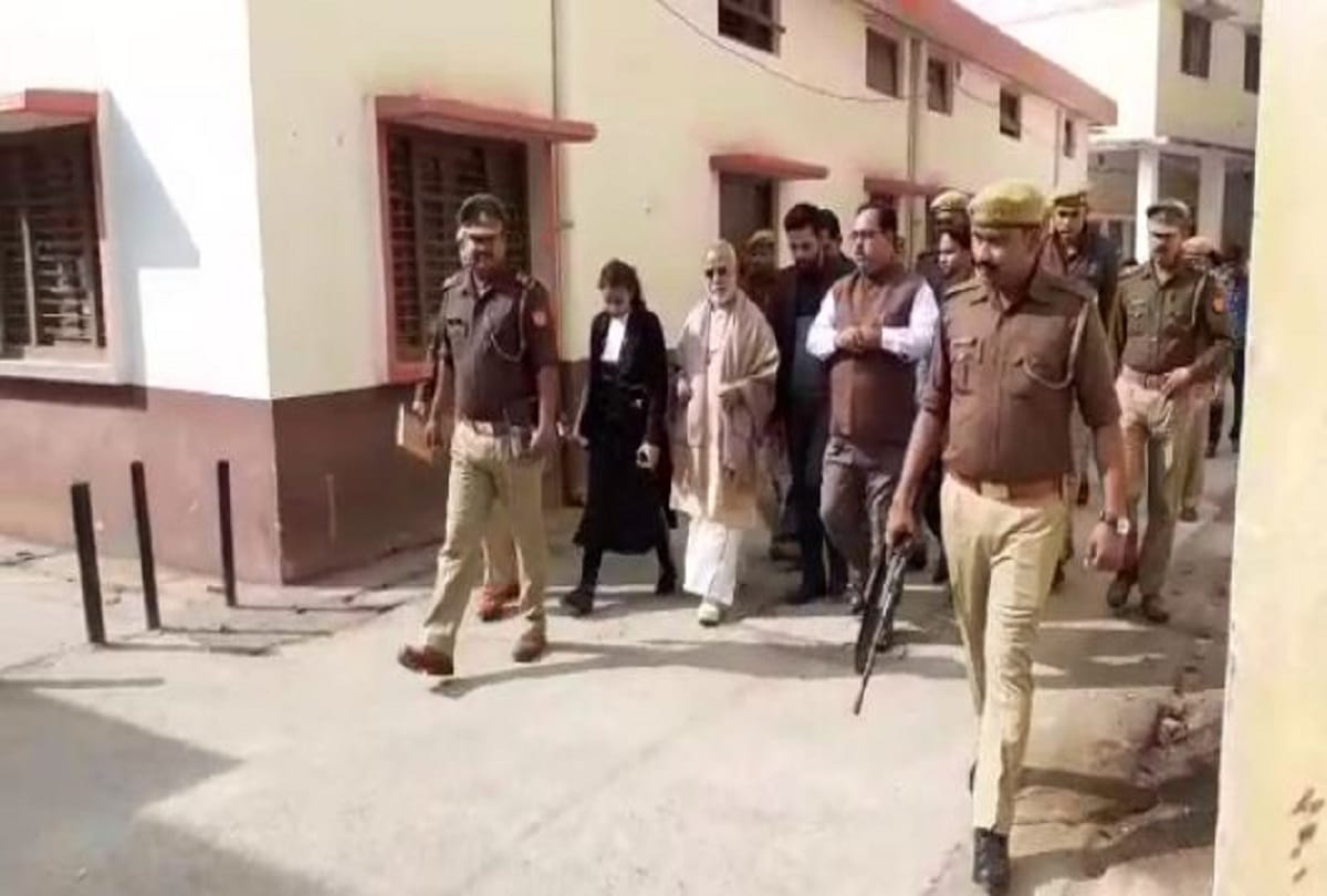 Chinmayanand applied for parole in High Court