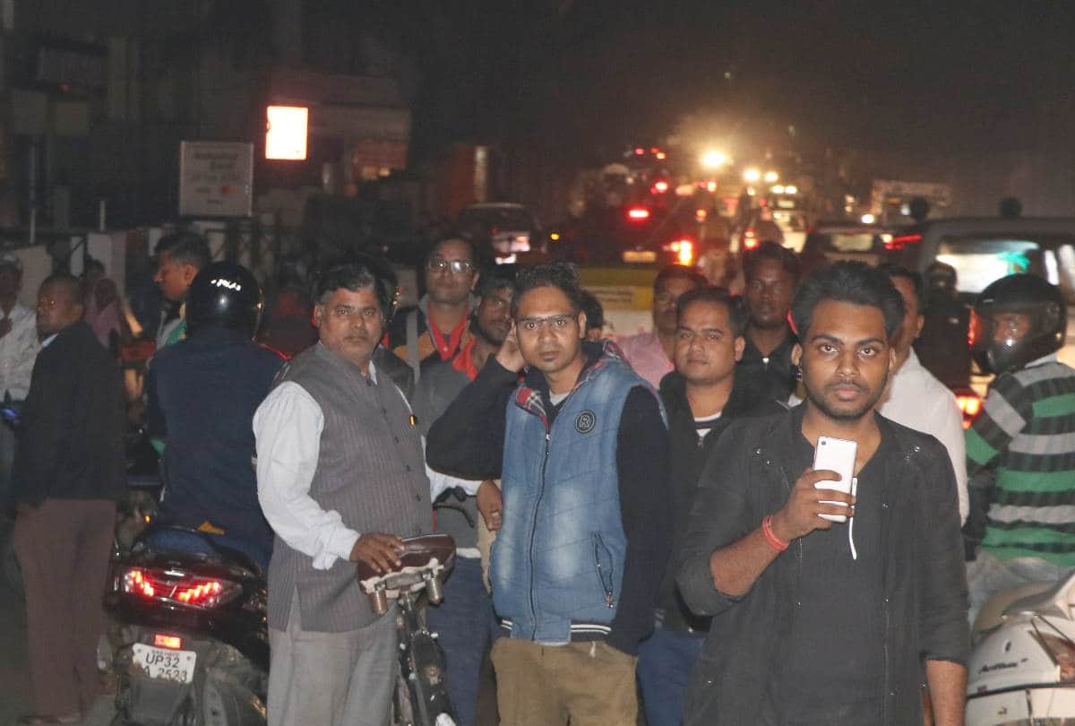 fire broke out in electricity pole in lucknow
