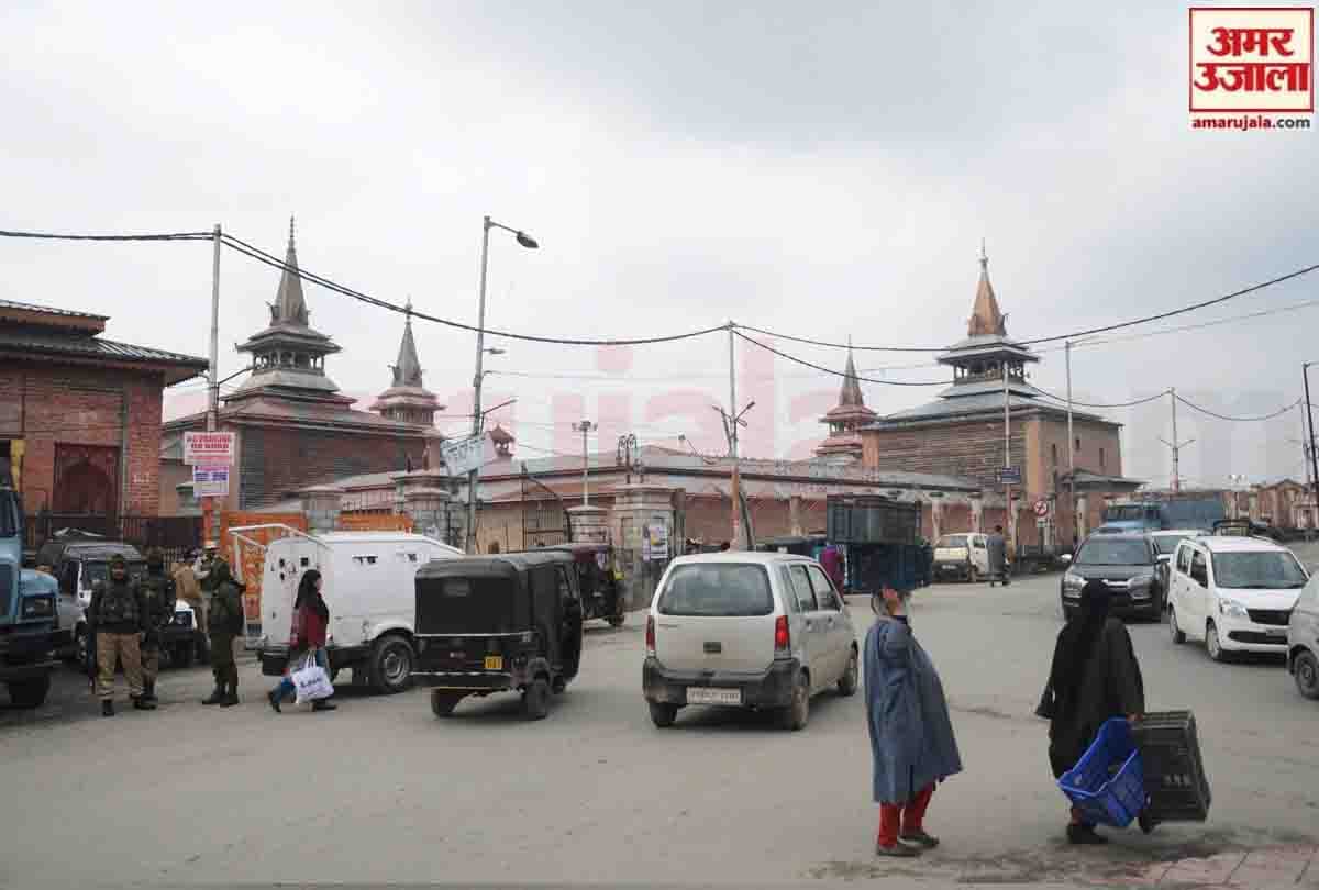 Strict security on saturday in srinagar jammu kashmir, additional deployment in sensitive areas