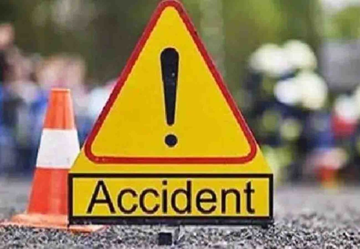 Commando dead in truck collision in ghatampur