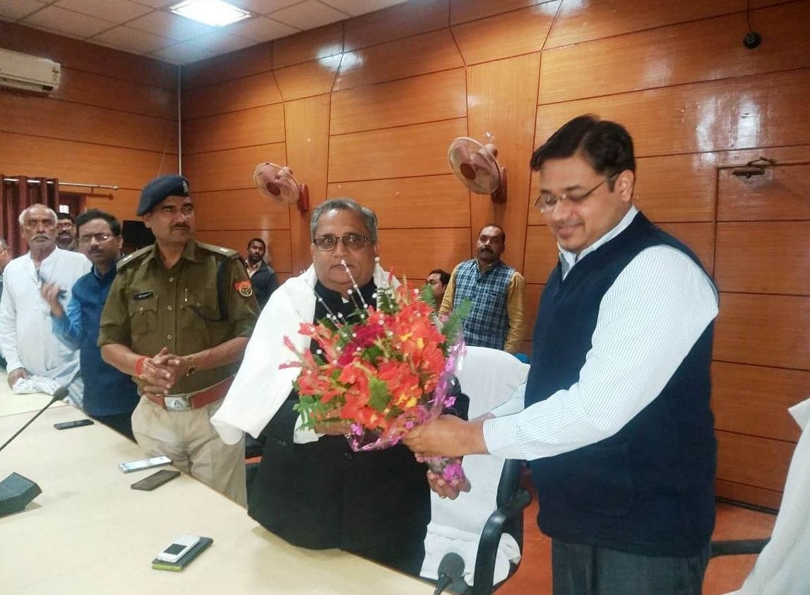 Collectorate family bid farewell to retired ADM