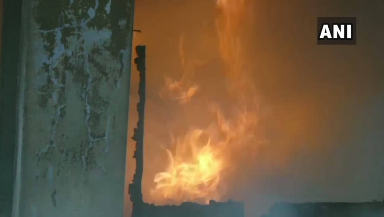 Shahjhanpur house catches fire due to gas leakage many injured
