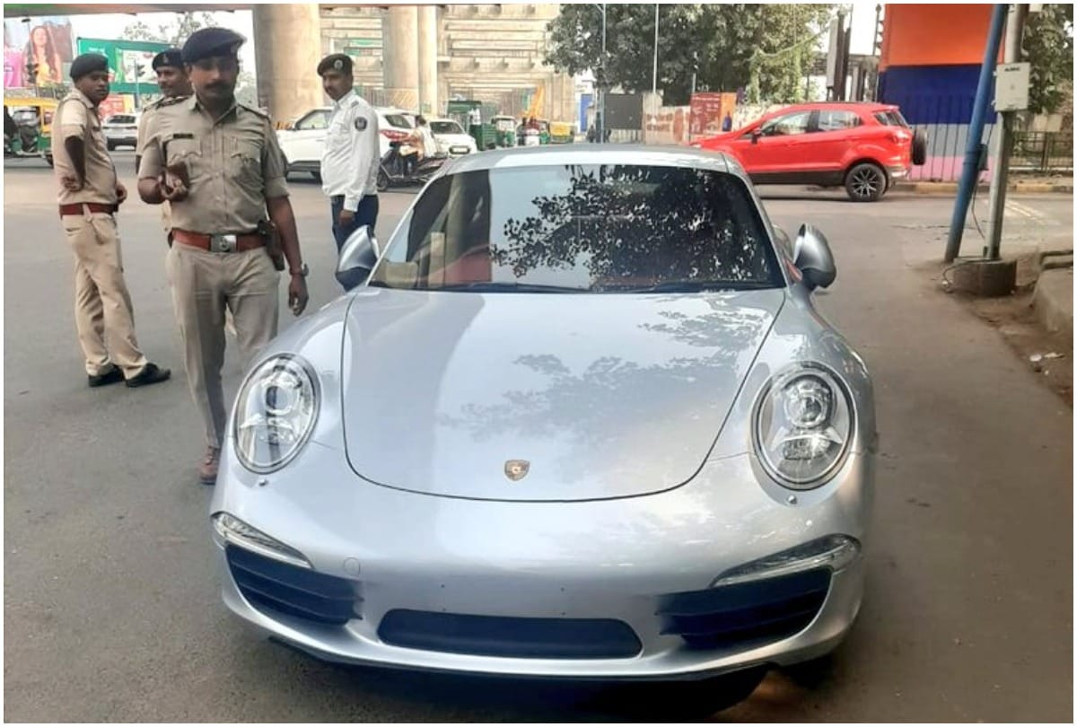 Gujrat Police fined challan over 9 lakh rupees of Porsche 911