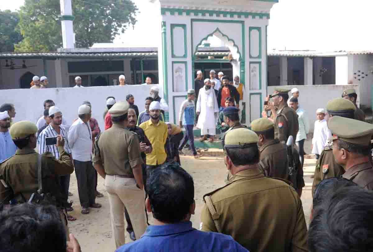 police stop the mushlims in maousque