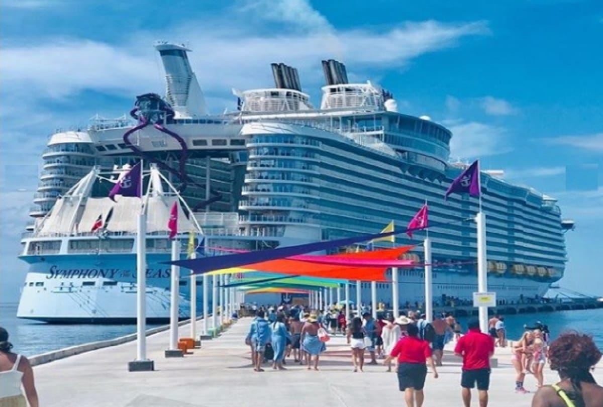 world's largest cruise Ship Symphony of the Seas
