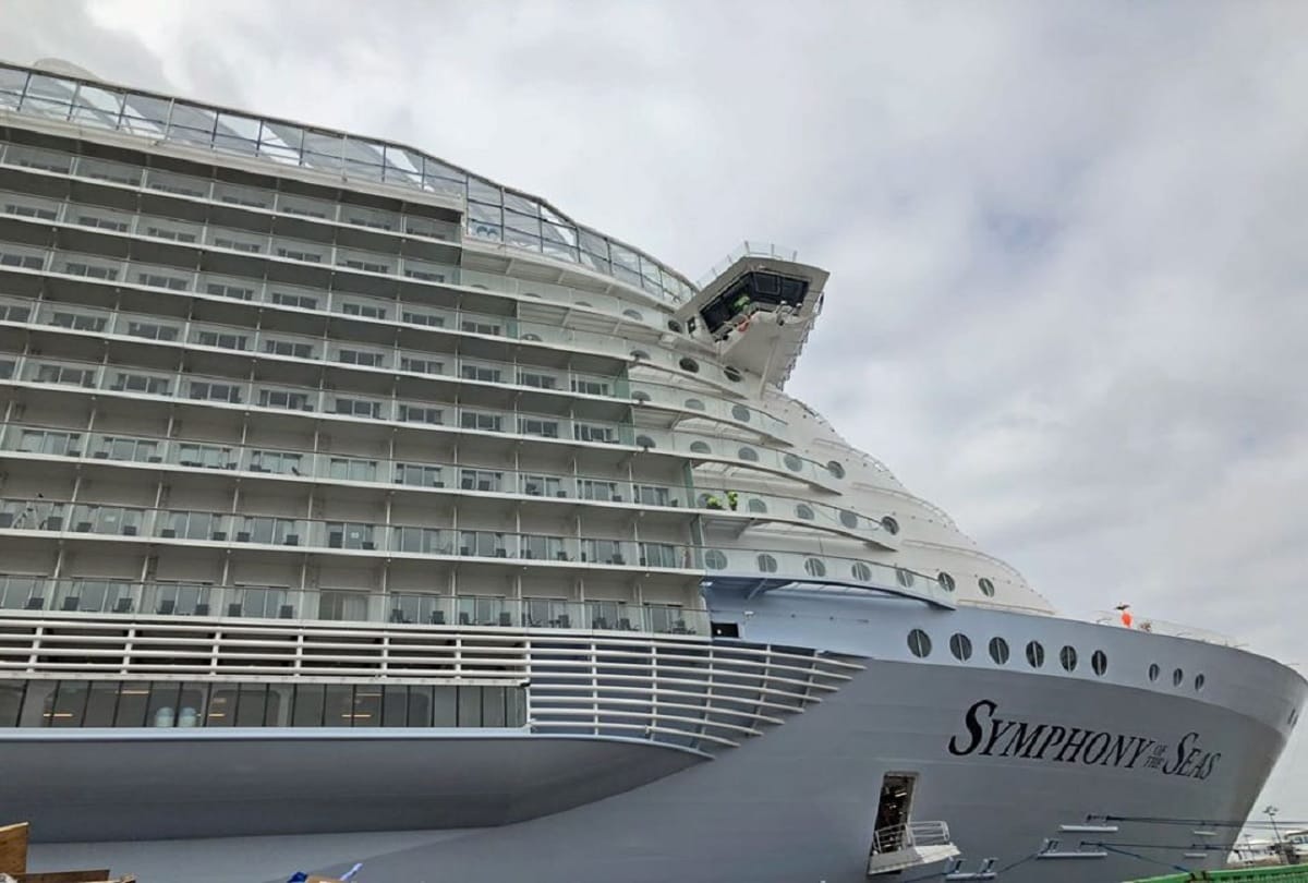 world's largest cruise Ship Symphony of the Seas