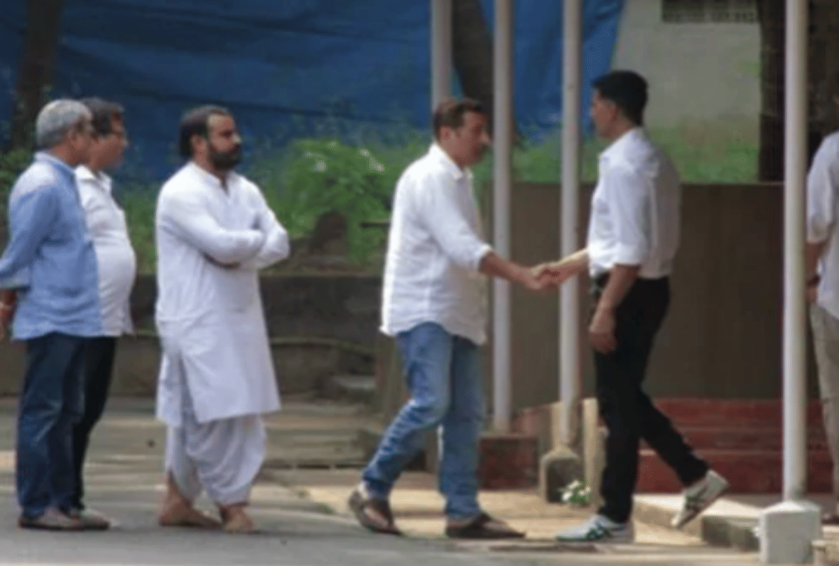 dimple kapadia mother betty kapadia akshay kumar rituals