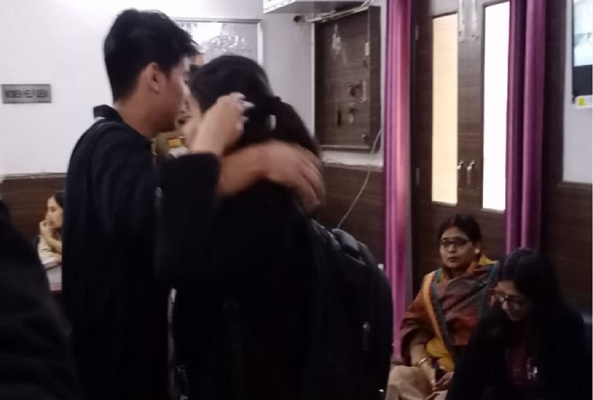 Nirbhaya case Hyderabad Anu Dubey was beaten up on the bed in police station
