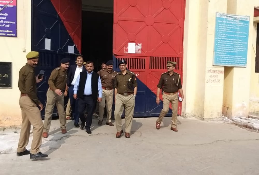 ACS Awanish Awasthi did inspection of Lucknow Jail.