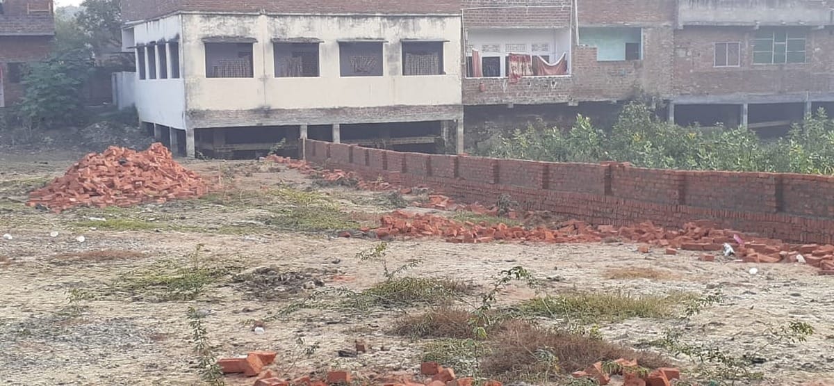 Five worker injured in firing in dispute of pond land in saraimeer azamgarh