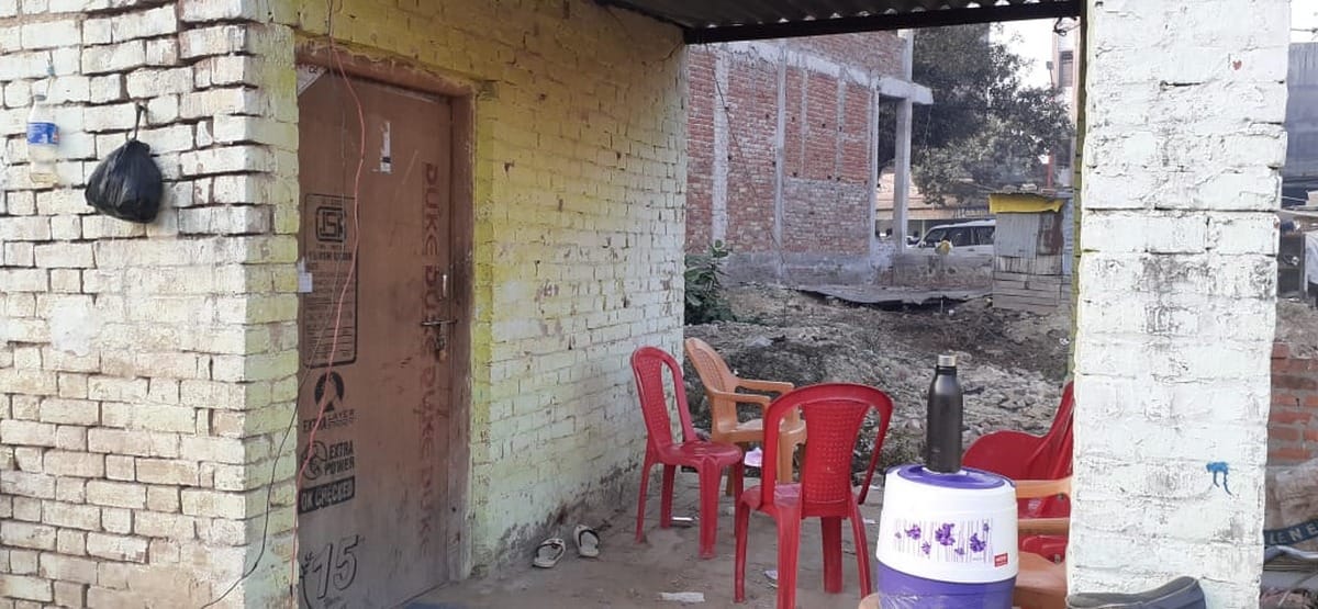 Five worker injured in firing in dispute of pond land in saraimeer azamgarh