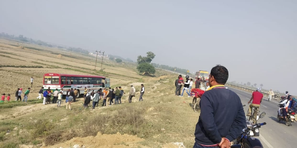 A bus filled with 50 passengers fell into the ravine