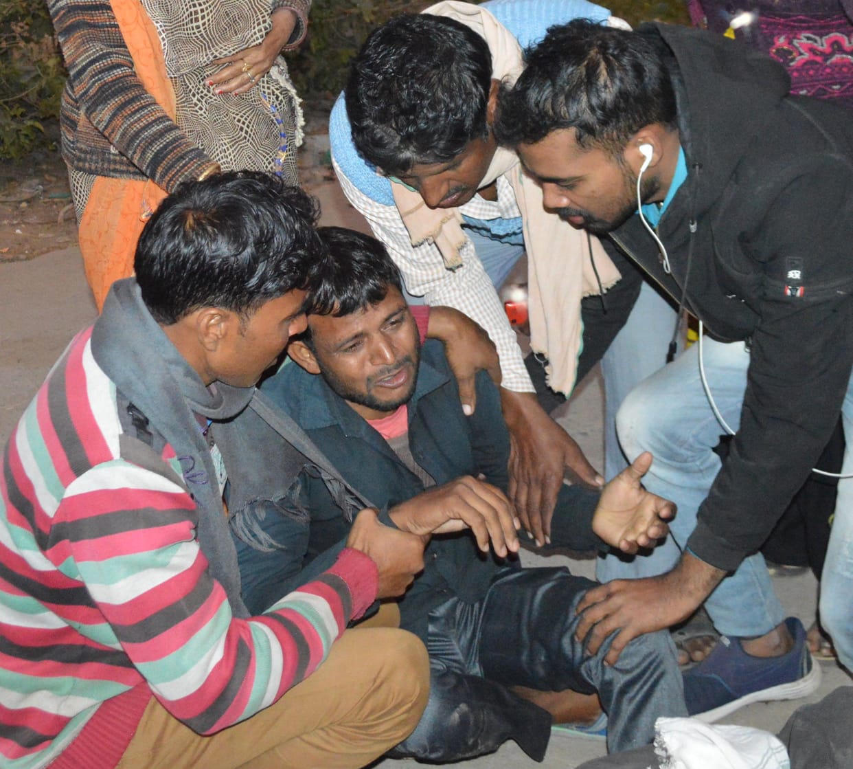 Hathras: Bus collides with bike, youth dies