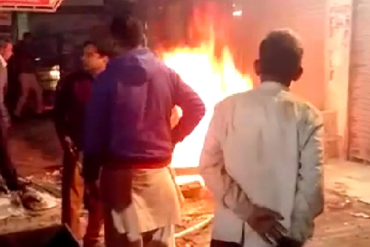 fierce fire in a drain in Meerut, fire brigade control after an hours