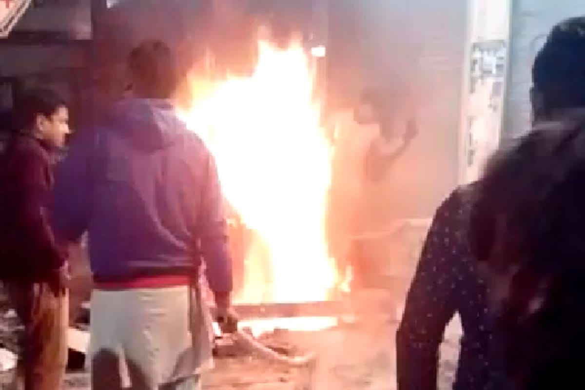 Fire in Delhi Anaj Mandi building, Rajesh Shukla rescued several people