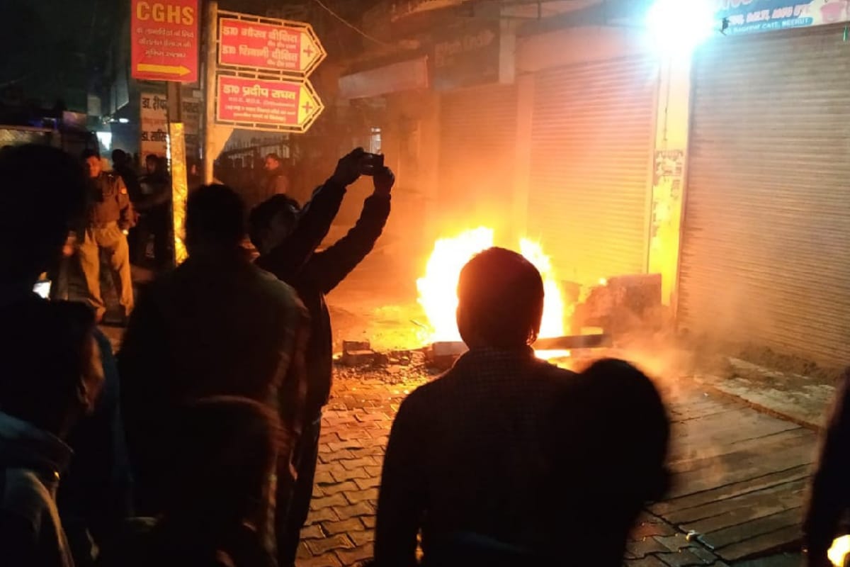 fierce fire in a drain in Meerut, fire brigade control after an hours