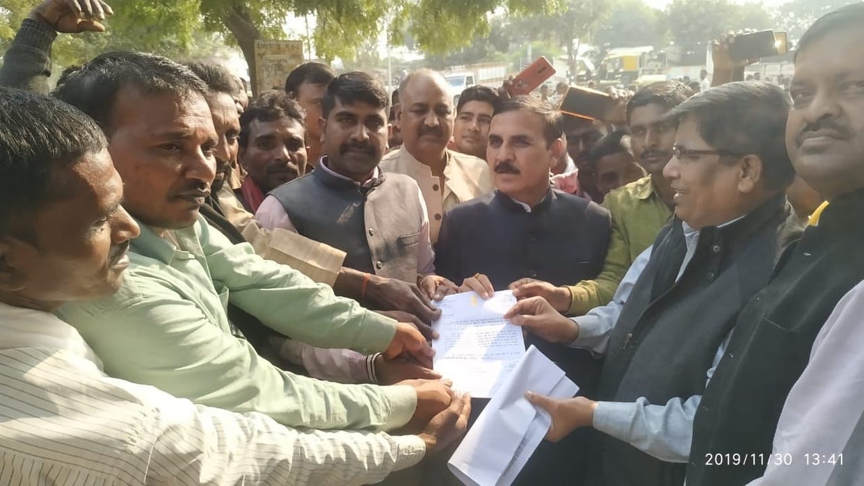 Fishermen demonstrated in Diet, submitted memorandum