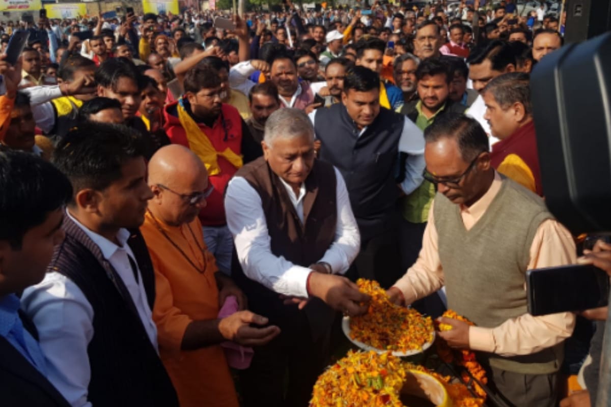 Do not consider soldiers after retirement as they are stupid says General VK Singh