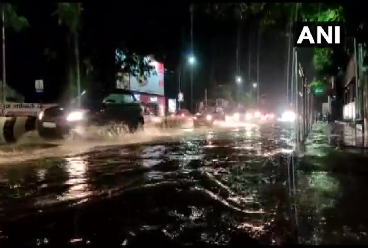 heavy rainfall in many parts of Tamil Nadu, one died, exam postponed, Schools holiday