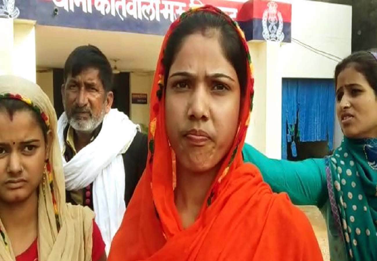 girl dancers injured by shooting at a wedding ceremony in chitrakoot