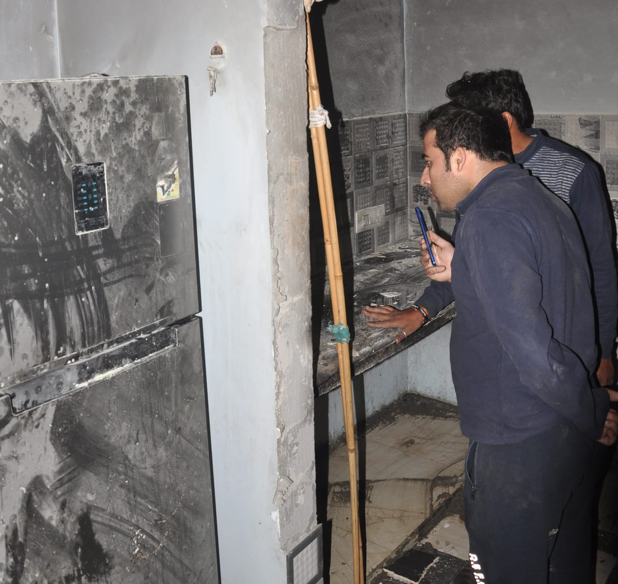 Fire in the doctor's kitchen due to gas cylinder leakage