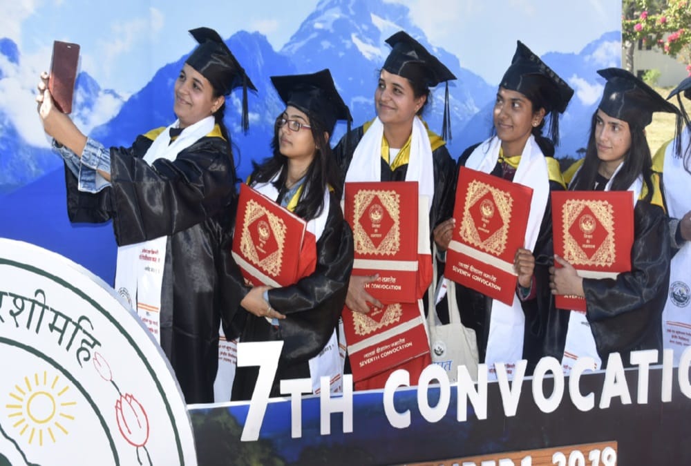 Garhwal Central University convocation: girl Wins Highest gold medal