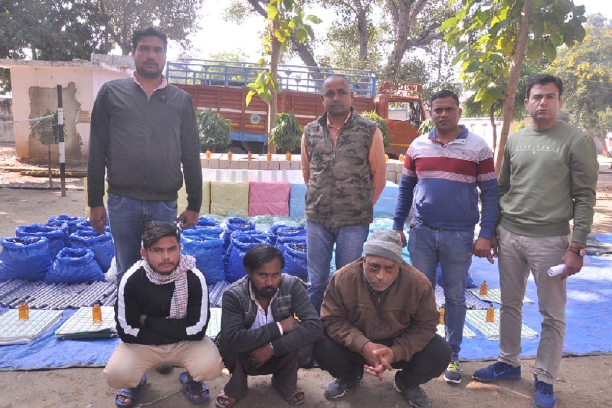 DGP has announced the prize to the police team after illegal liquor racket exposed in Muzaffarnagar