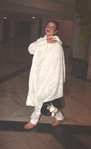 rekha visit manish malhotra house in without make up