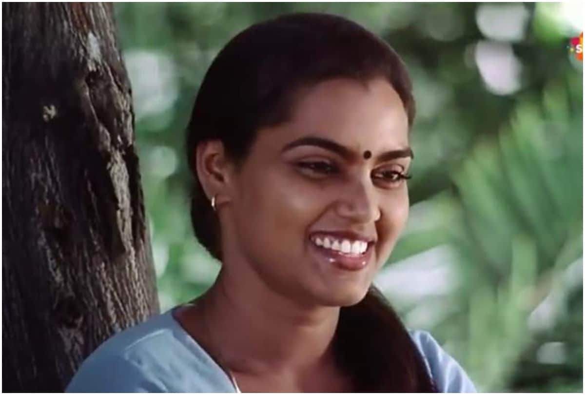 Silk Smitha Birth Anniversary Remembering Silk Smitha lesser known facts about Adult Star