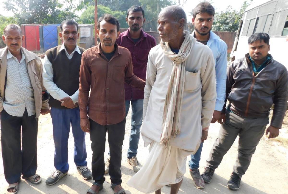 Sugarcane-laden tractor crushes bike rider, died.
