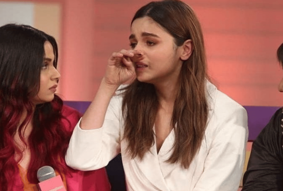 Alia Bhatt gets emotional while speaking about sister Shaheen depression