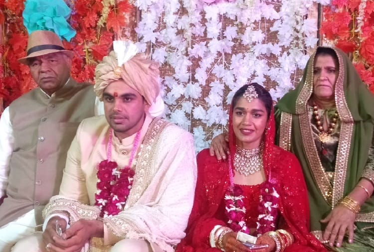 Dangal Girl Babita Phogat Unique Marriage with Vivek Suhag, Wedding Bells
