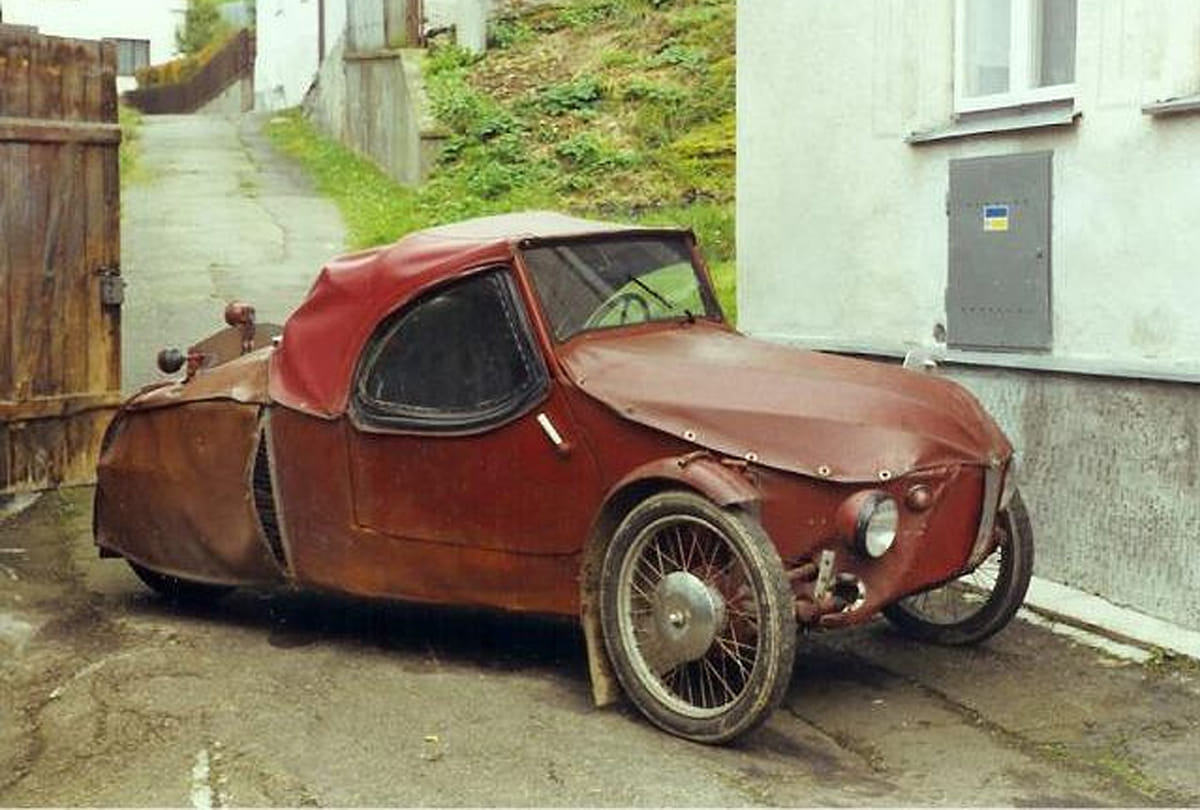 Japan made wood car, Trabant, BRICKLIN SV-1, VELOREX OSKAR also producecd
